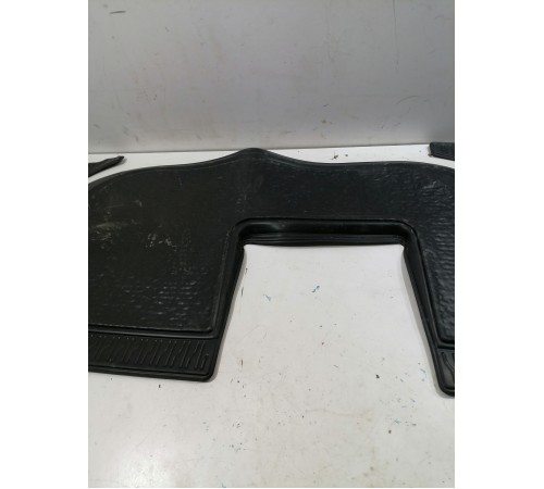 Коврик третьего ряда