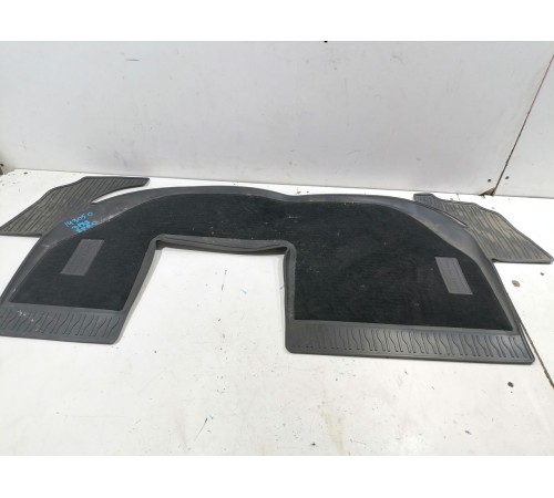 Коврик третьего ряда