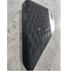 Крышка сетка динамика передняя правая