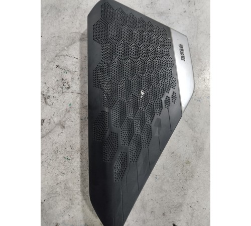 Крышка сетка динамика передняя правая