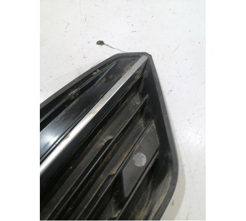 Накладка бампера передняя правая