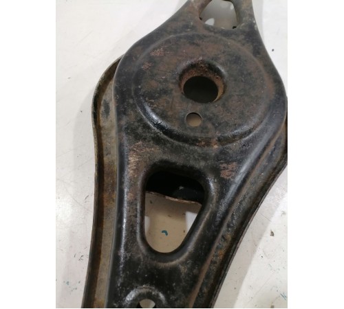 Рычаг задний правый нижний