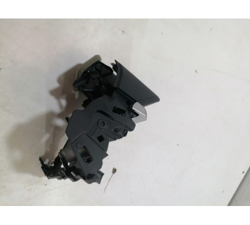 Дефлектор воздушный левый