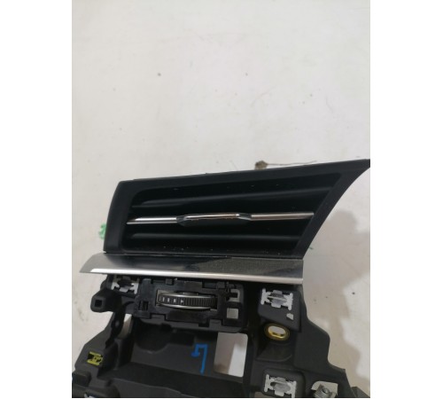 Дефлектор воздушный левый