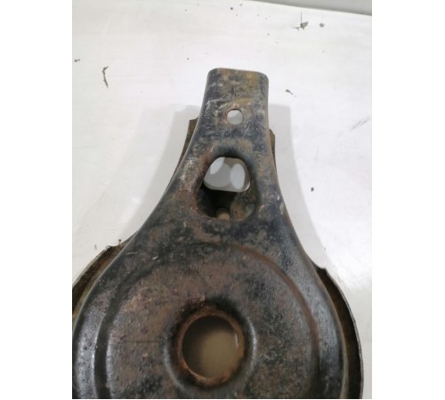 Рычаг задний правый нижний