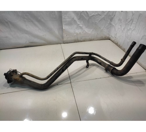 Горловина топливного бака