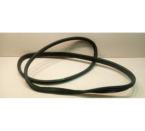 Уплотнитель двери передней левой