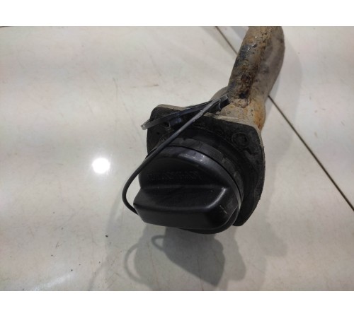 Горловина топливного бака