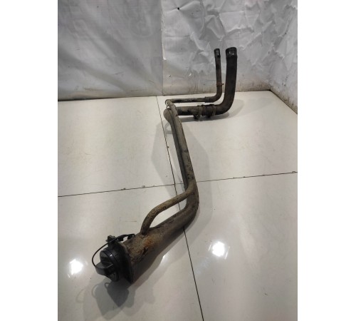 Горловина топливного бака