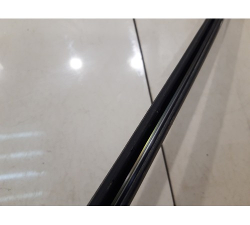 Уплотнитель стекла (передний, правый)