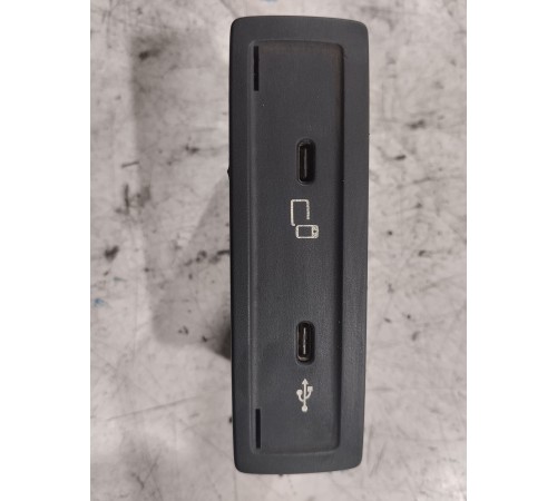 Разъем USB (двойной)