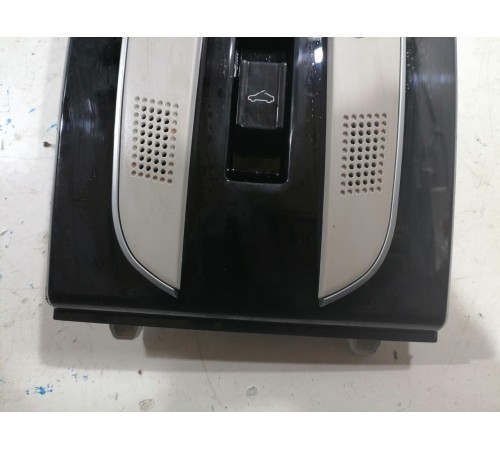 Плафон внутреннего освещения передний