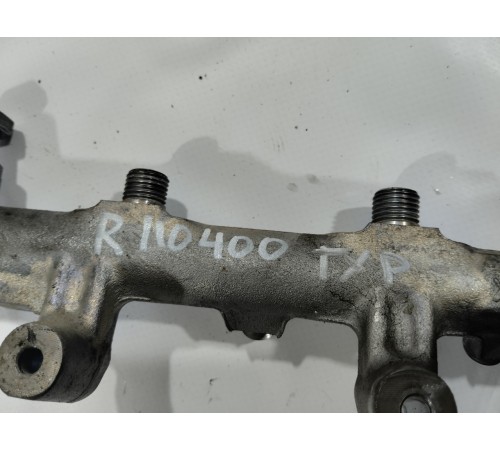 Топливная рампа правая