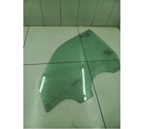 Стекло двери переднее левое