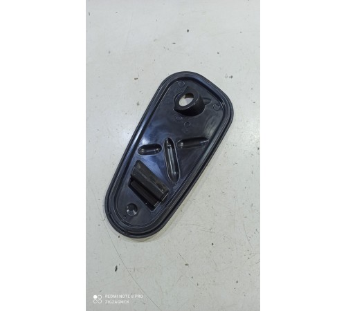 Заглушка двери передняя правая внутренняя