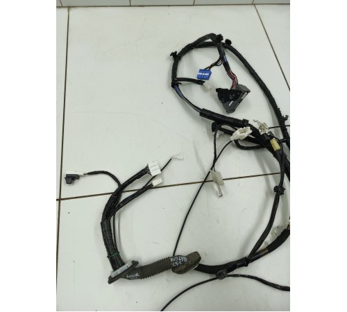 Электропроводка крышки багажника