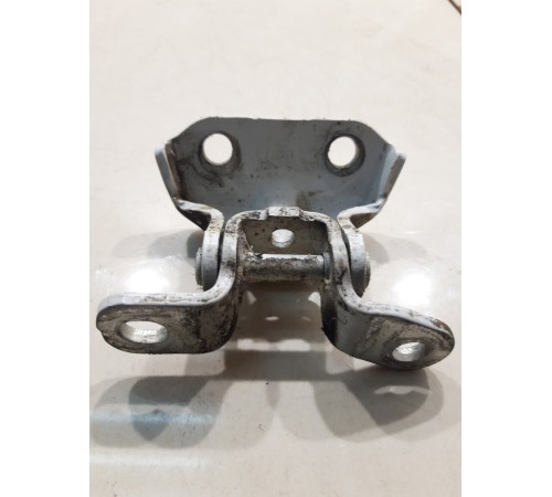 Петля двери (задняя, левая, верхняя)