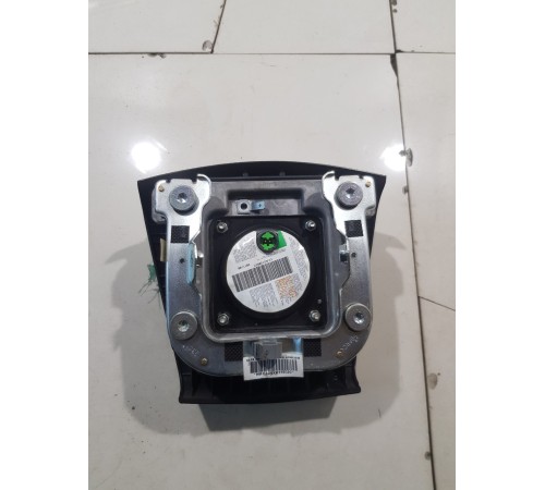 Подушка безопасности водителя