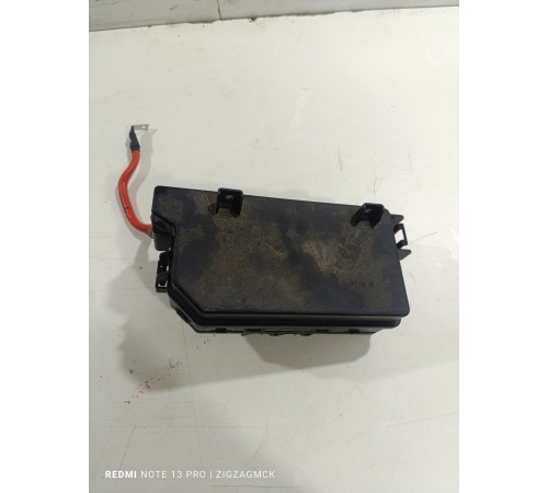 Блок предохранителей подкапотный