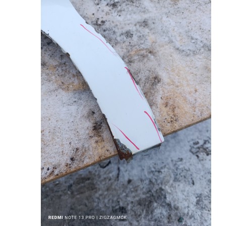 Крыло переднее левое