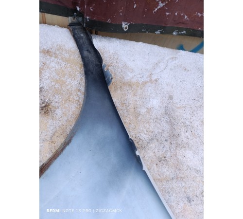 Крыло переднее левое