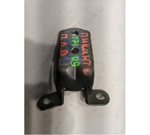 Петля двери передняя левая верхняя