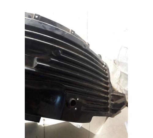 Подкрылок (локер) передний левый