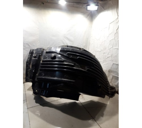 Подкрылок (локер) передний левый