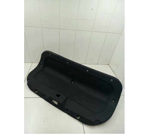 Обшивка крышки багажника