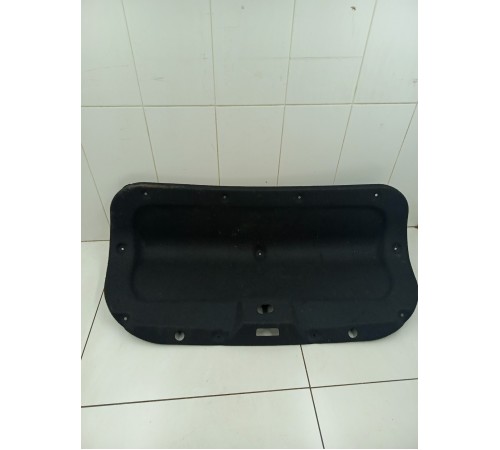 Обшивка крышки багажника