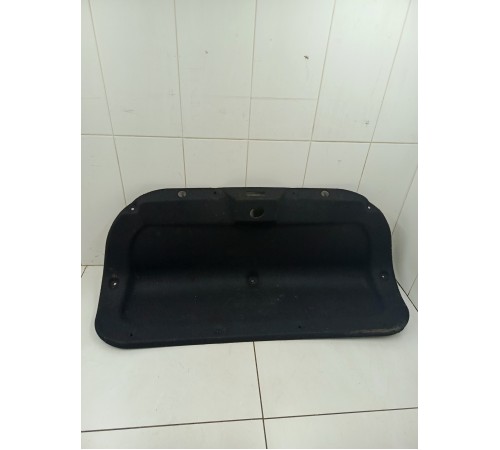 Обшивка крышки багажника