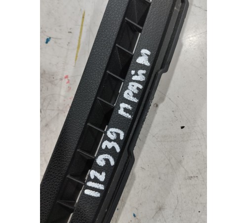 Воздушный дефлектор (воздуховод) на лобовое стекло