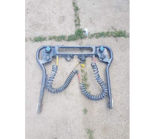 Кронштейн крепление узловых розеток задней части кабины