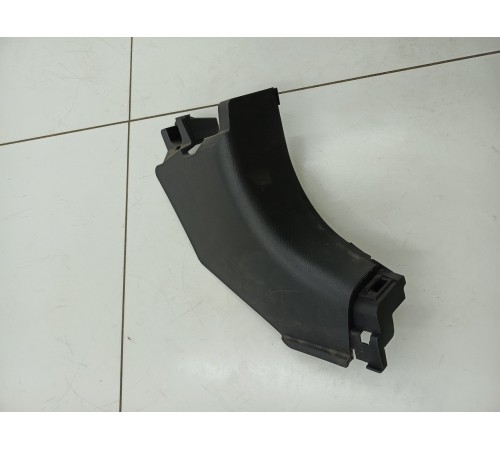 Обшивка передней стойки правая нижняя