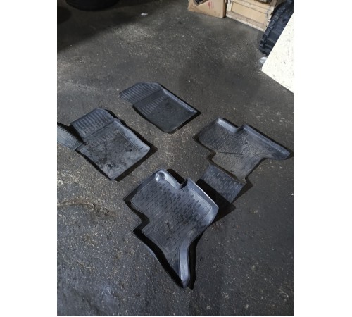 Комплект ковриков салона