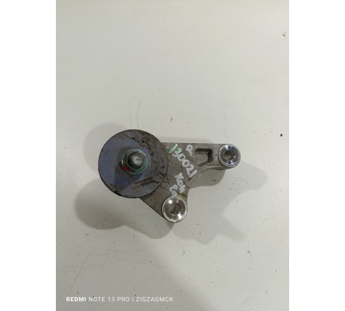 Кронштейн крепление правый