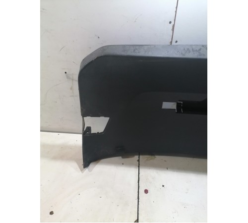 Обшивка крышки багажника