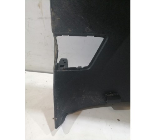 Обшивка крышки багажника