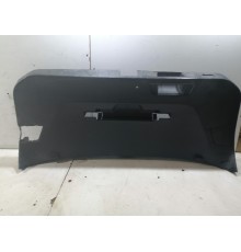 Обшивка крышки багажника