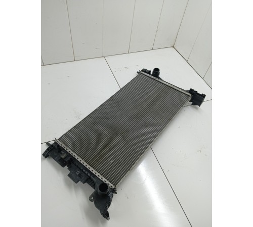 Радиатор системы охлаждения двигателя