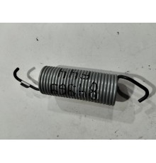 Пружина крышки багажника