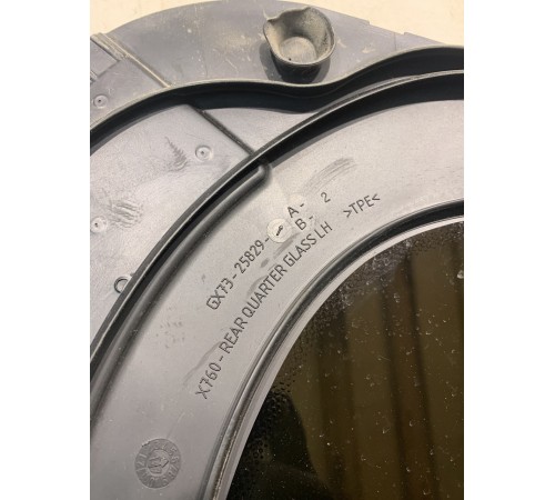 Глухое стекло (заднее, левое)