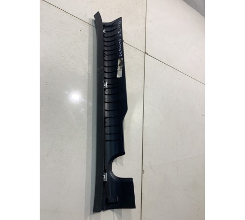 Внутренняя Накладка порога (передняя, правая)