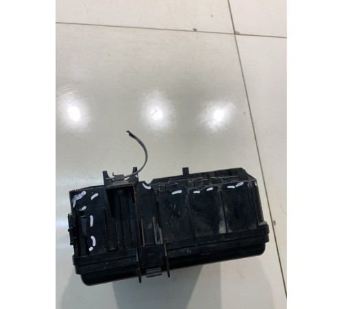 Блок предохранителей (моторный)