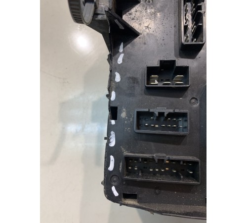 Блок предохранителей (моторный)