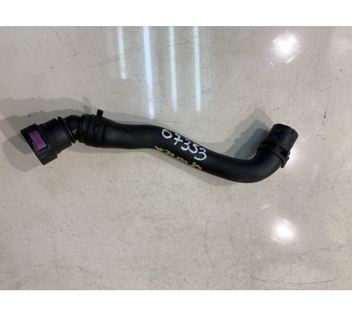 Патрубок системы охлаждения