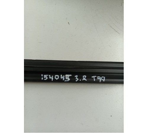 Уплотнитель стекла двери задний правый