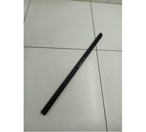 Уплотнитель стекла двери задний правый