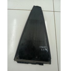 стекло заднее левое