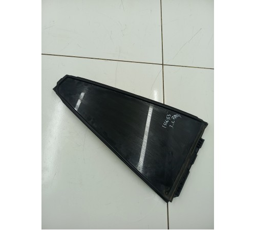 стекло заднее левое